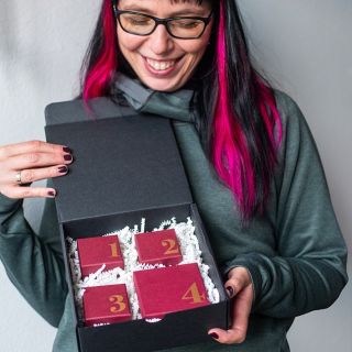 Dnes odešly adventní boxy do svých nových domovů… 🎁✨ A protože vím, že rádi nahlížíte pod pokličku – tady je malá...
